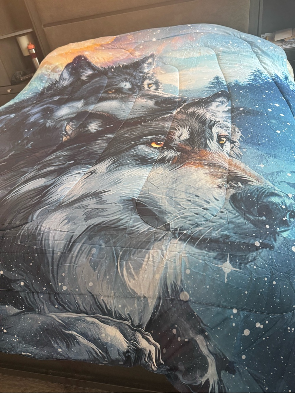 Twin Wolf Print Comforter Set in Blue - Artistic Wildlife Bedding 6 pieces